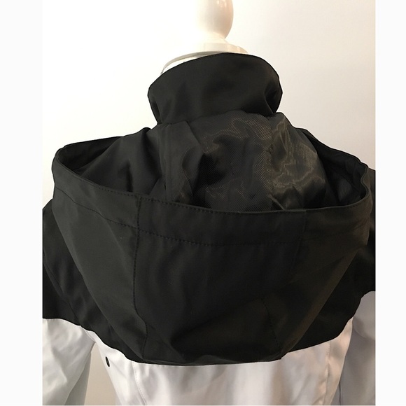 UGG TRENCH RAIN JACKET RAINCOAT-BLACK AND WHITE -WOMEN’S XS -NWT - Picture 9 of 11